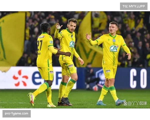 南特顽强防守体系为保级而战 密集防守阵型考验对手破局能力